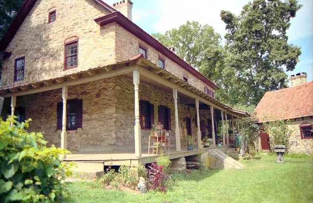 Keim house, SW perspective view (c.1990); ancillary building, right.