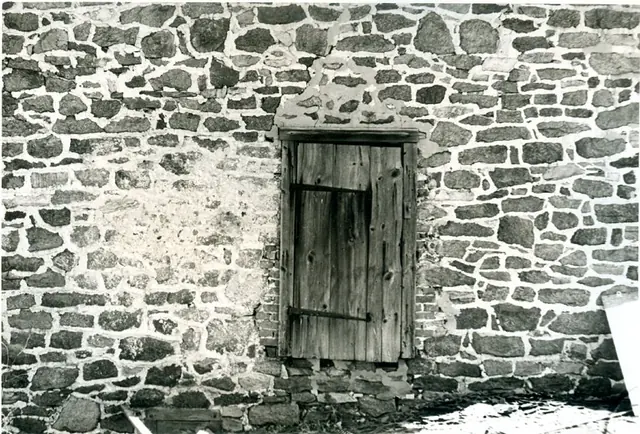 DeTurk, door formerly providing access between 19th-C addition & 1st floor