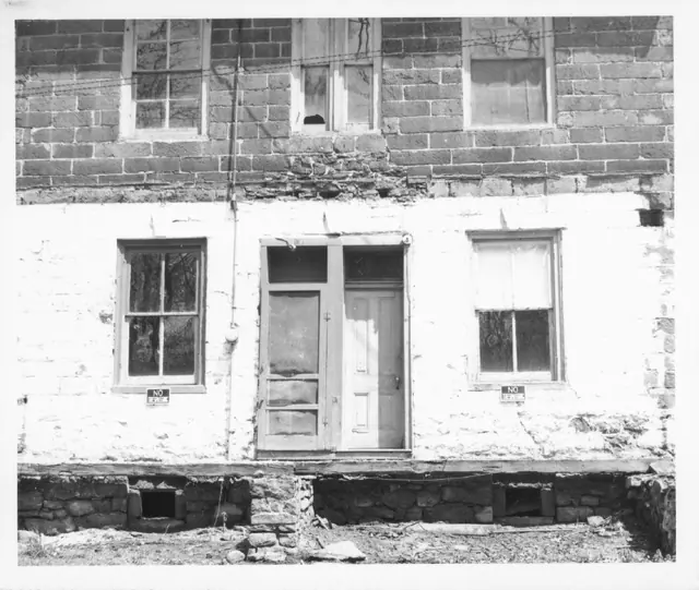 Image# 1 White Horse Tavern, detail of southwest elevation (1971)