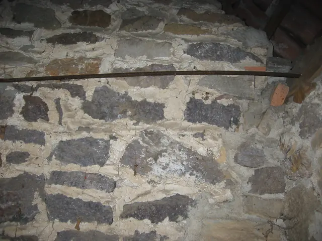 DeTurk House attic granary interior, tie rod detail (2009)