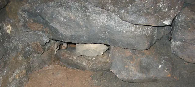 Interior view of Michael Fulp House cellar foundation (2009)