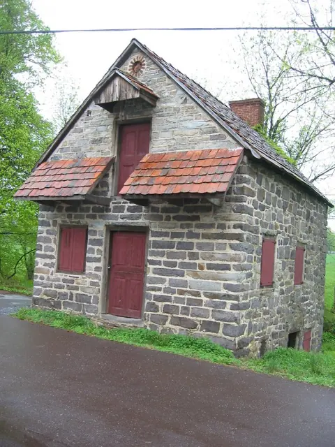 Persepctive view showing E & S elevations