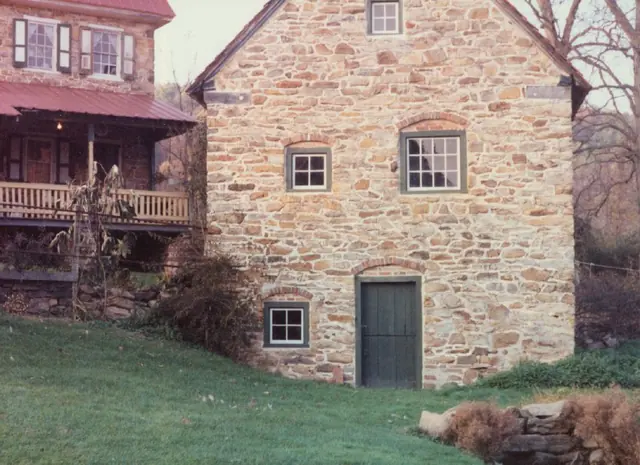 Keim ancillary building, detail of south elevation view (c.1990)